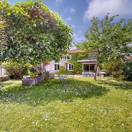 Maison Charentaise 12 A 14 Personnes Сasa de vacaciones *