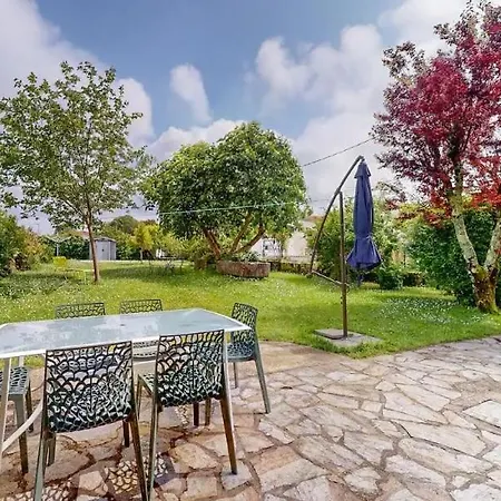 Maison Charentaise 12 A 14 Personnes * Sémussac