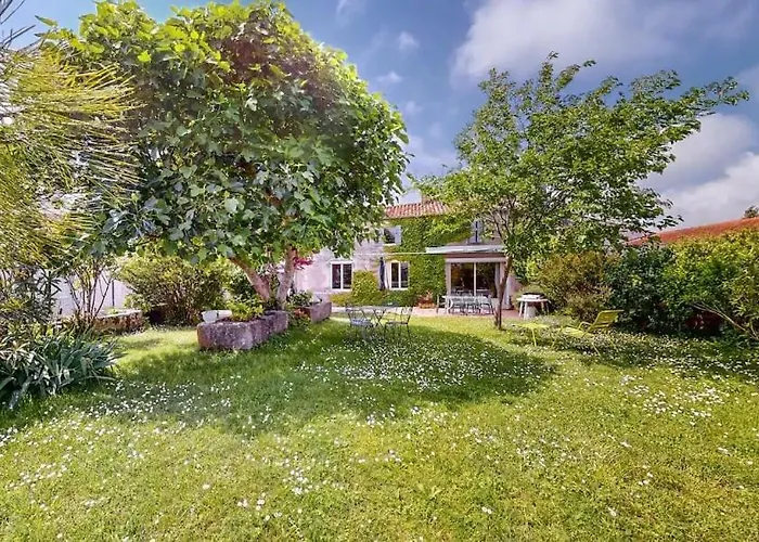 Maison Charentaise 12 A 14 Personnes Сasa de vacaciones *